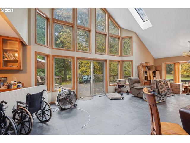 3904 Ne STOUGHTON Rd, La Center, WA 98629