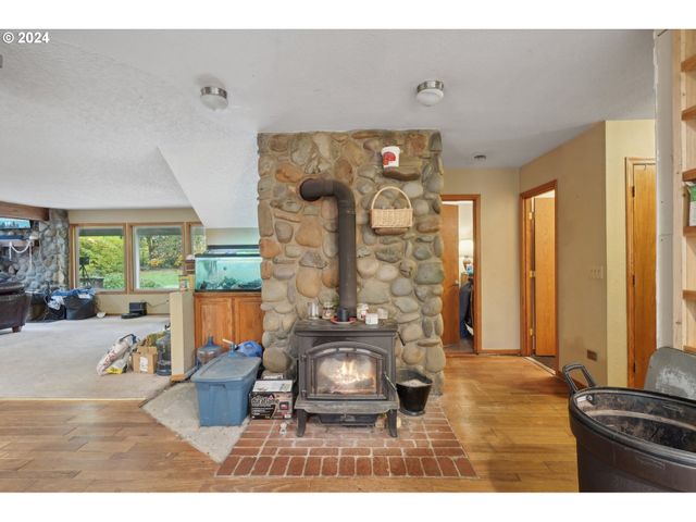 3904 Ne STOUGHTON Rd, La Center, WA 98629