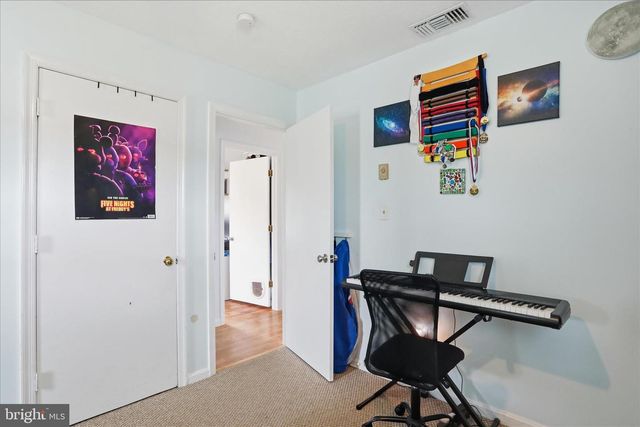 106 LAKEVIEW CT, Stephens City, VA 22655