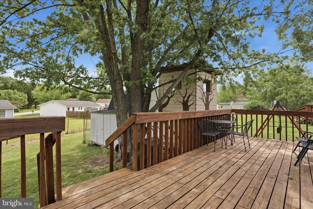 106 LAKEVIEW CT, Stephens City, VA 22655