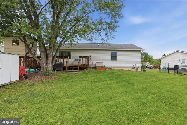 106 LAKEVIEW CT, Stephens City, VA 22655