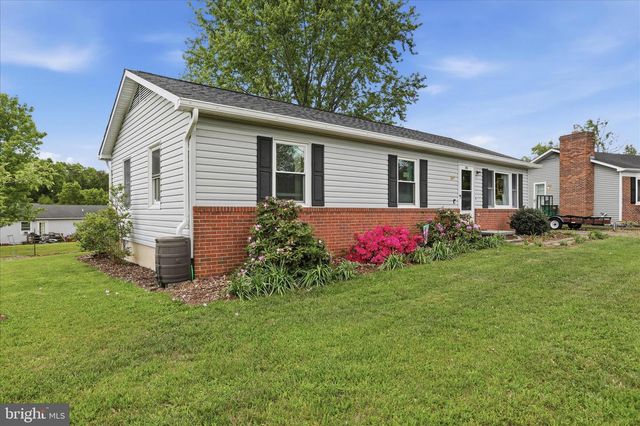 106 LAKEVIEW CT, Stephens City, VA 22655