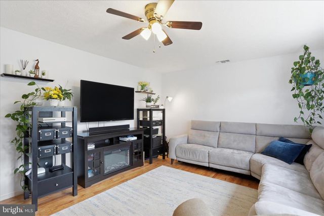 106 LAKEVIEW CT, Stephens City, VA 22655