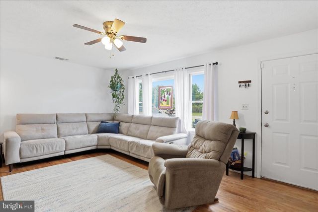 106 LAKEVIEW CT, Stephens City, VA 22655