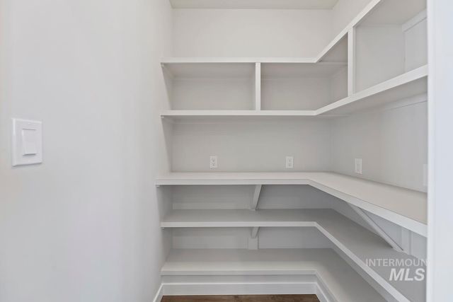 212 W Radiant Ridge Drive, Meridian, ID 83642