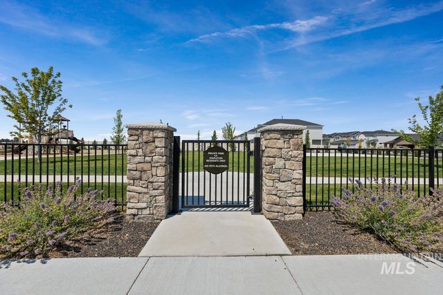 212 W Radiant Ridge Drive, Meridian, ID 83642
