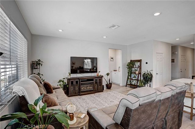 19898 Cara Cara, Riverside, CA 92507