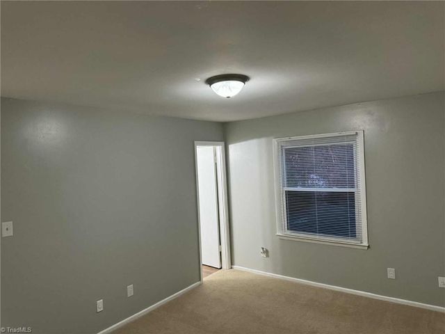 4223 Oak Ridge Drive, Winston-salem, NC 27105