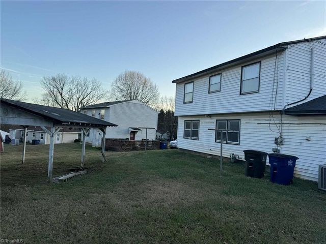 4223 Oak Ridge Drive, Winston-salem, NC 27105