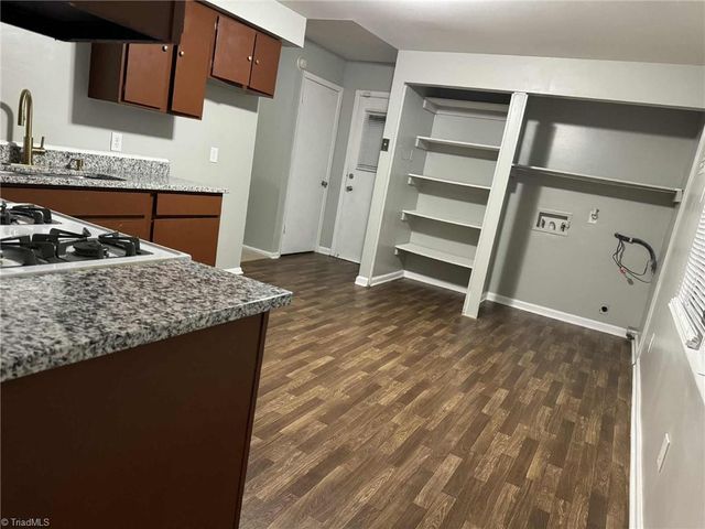 4223 Oak Ridge Drive, Winston-salem, NC 27105