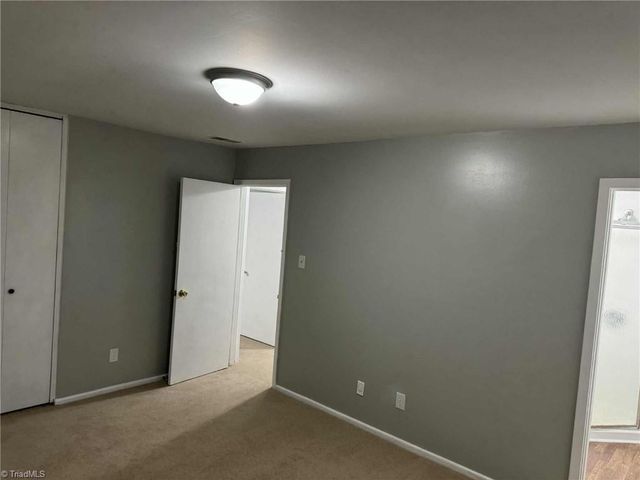 4223 Oak Ridge Drive, Winston-salem, NC 27105