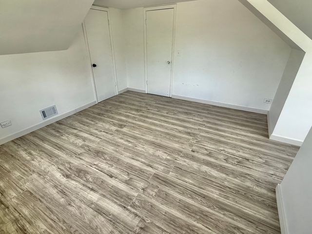 106 Kazwell Street, Willow Springs, IL 60480