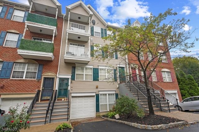 31 Krueger Ct, Newark City, NJ 07103
