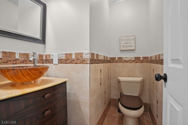 31 Krueger Ct, Newark City, NJ 07103
