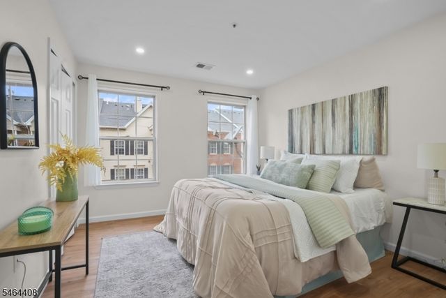 31 Krueger Ct, Newark City, NJ 07103
