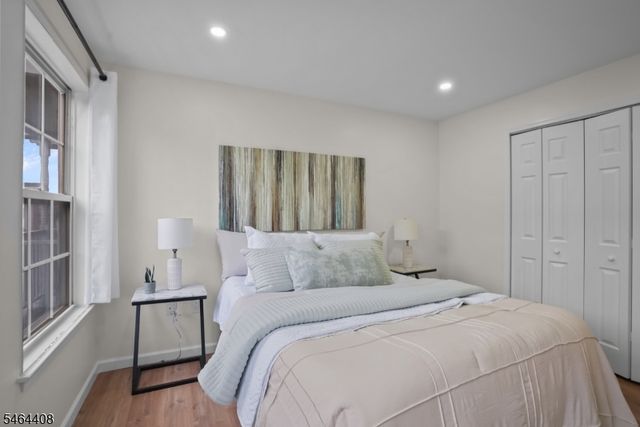 31 Krueger Ct, Newark City, NJ 07103