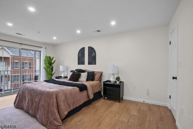 31 Krueger Ct, Newark City, NJ 07103