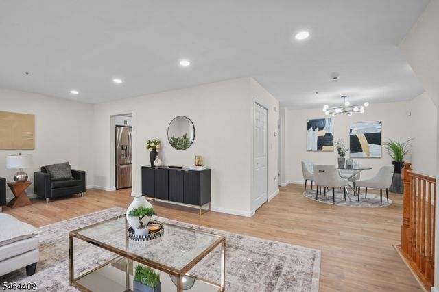 31 Krueger Ct, Newark City, NJ 07103