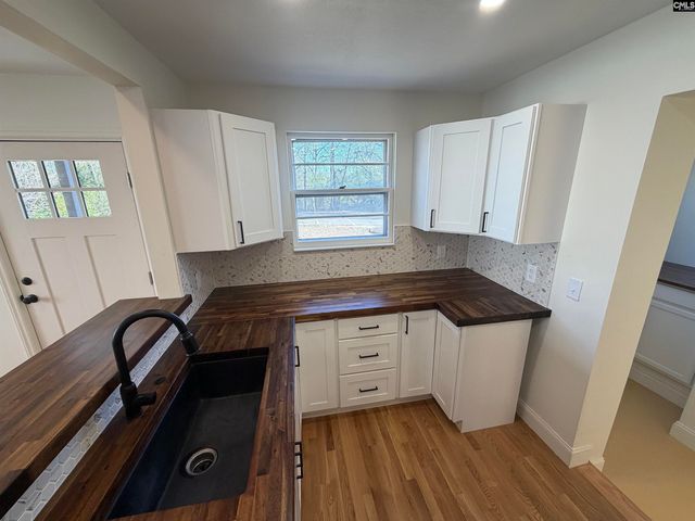 979 Airport Boulevard, Columbia, SC 29205