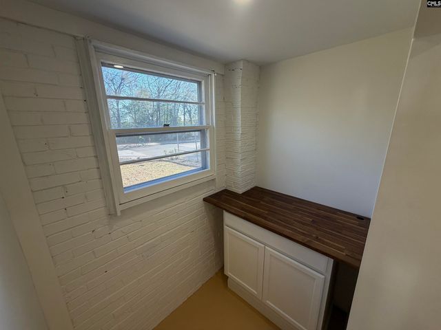 979 Airport Boulevard, Columbia, SC 29205