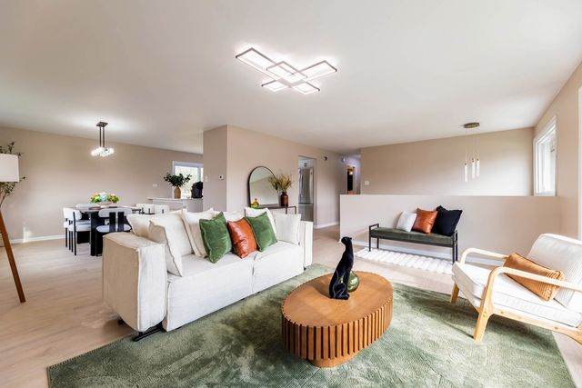 252 S Ellis Avenue, Glenwood, IL 60425