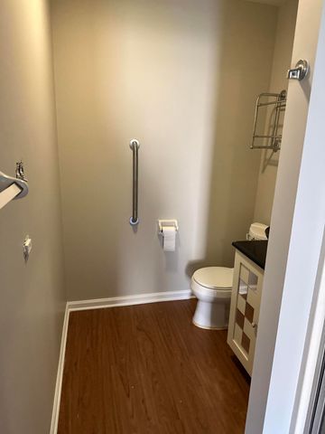 405 Old Stone Road E2, Munster, IN 46321