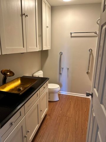 405 Old Stone Road E2, Munster, IN 46321