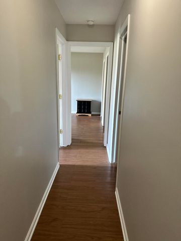 405 Old Stone Road E2, Munster, IN 46321