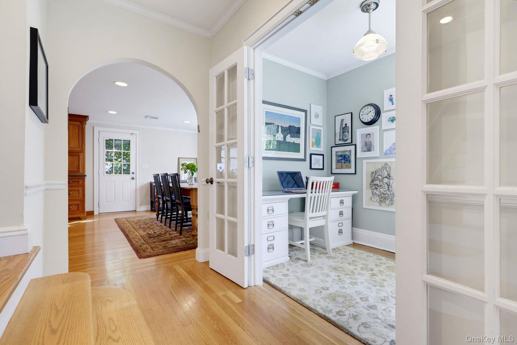 15 Stratton Road, Scarsdale, NY 10583 — photo 4