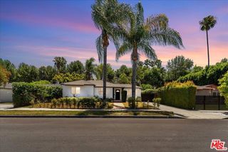 18352 Bessemer Street, Tarzana (los Angeles), CA 91335
