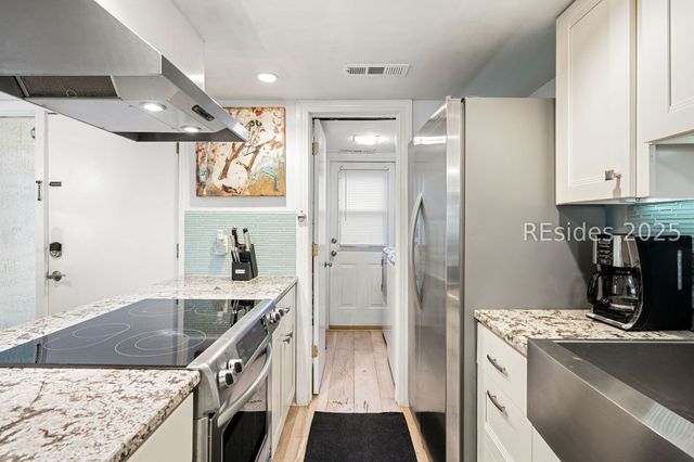 17 Lagoon Rd Apt 26, Hilton Head Island, SC 29928