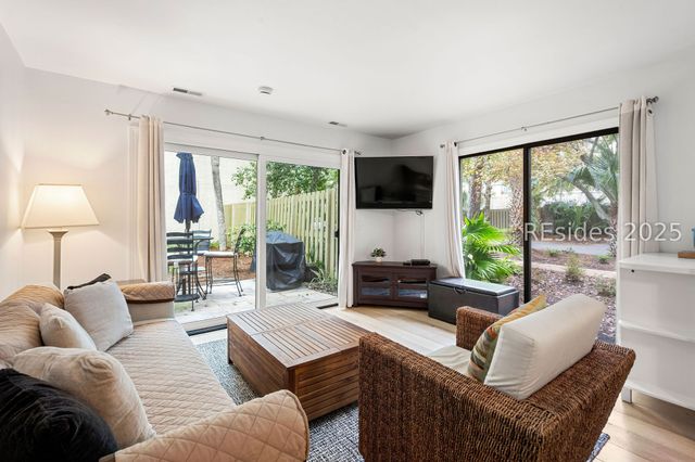 17 Lagoon Rd Apt 26, Hilton Head Island, SC 29928