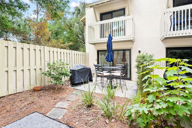 17 Lagoon Rd Apt 26, Hilton Head Island, SC 29928
