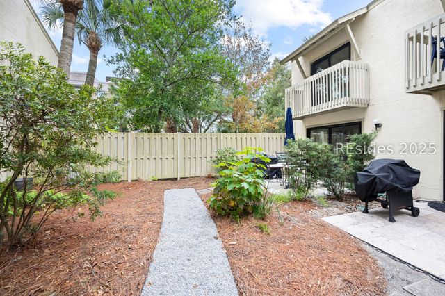 17 Lagoon Rd Apt 26, Hilton Head Island, SC 29928
