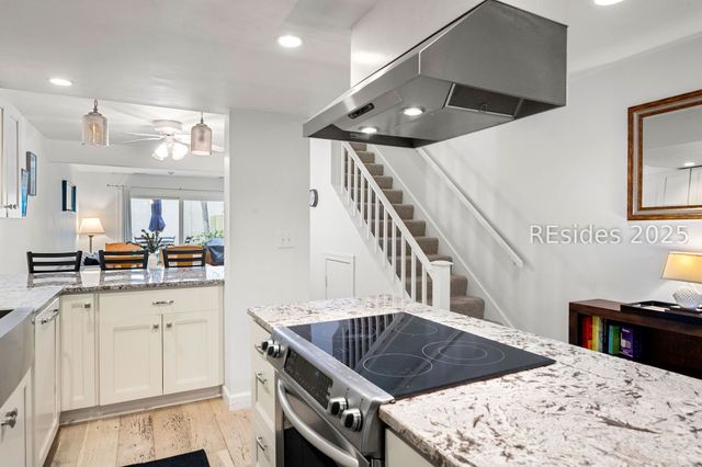 17 Lagoon Rd Apt 26, Hilton Head Island, SC 29928