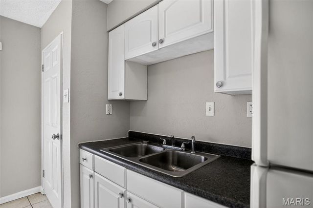 10028 Dellridge Lane, St Louis, MO 63136