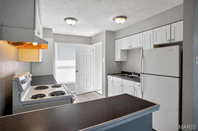 10028 Dellridge Lane, St Louis, MO 63136