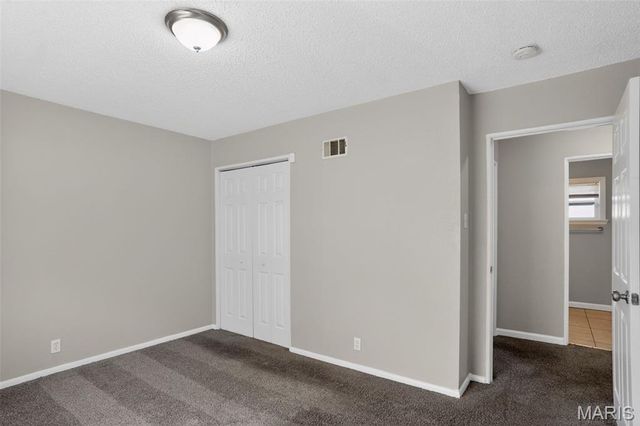 10028 Dellridge Lane, St Louis, MO 63136