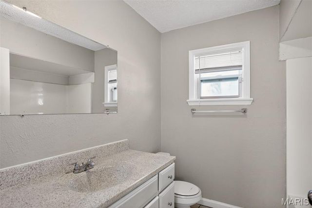 10028 Dellridge Lane, St Louis, MO 63136