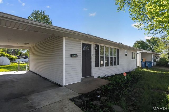 10028 Dellridge Lane, St Louis, MO 63136