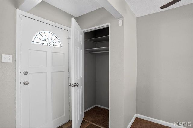 10028 Dellridge Lane, St Louis, MO 63136