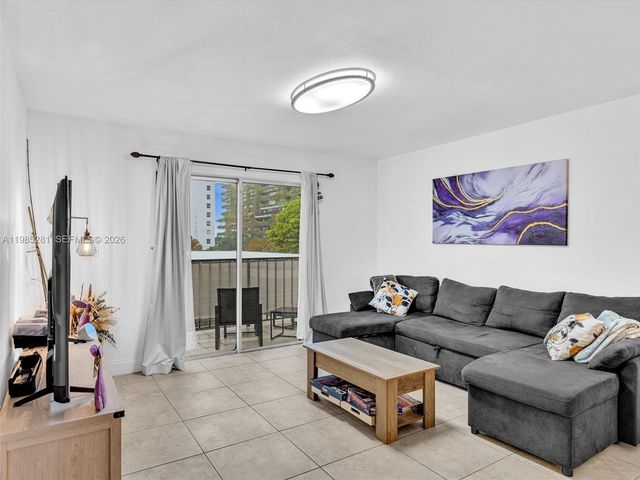 1236 Alton Rd 304, Miami Beach, FL 33139