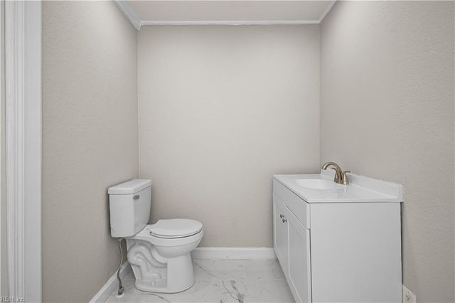 208 Raleigh AVE, Suffolk, VA 23434