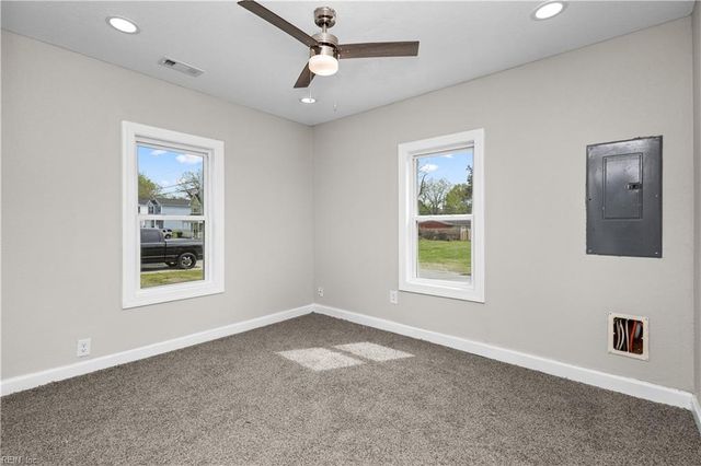 208 Raleigh AVE, Suffolk, VA 23434