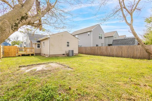 208 Raleigh AVE, Suffolk, VA 23434