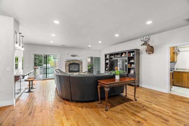 4817 E Morada Ln, Stockton, CA 95212