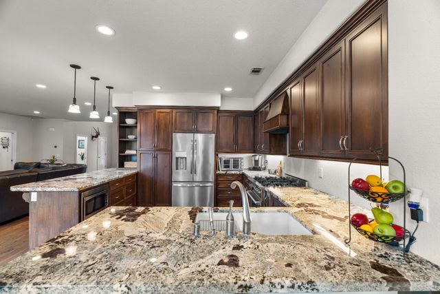 4817 E Morada Ln, Stockton, CA 95212