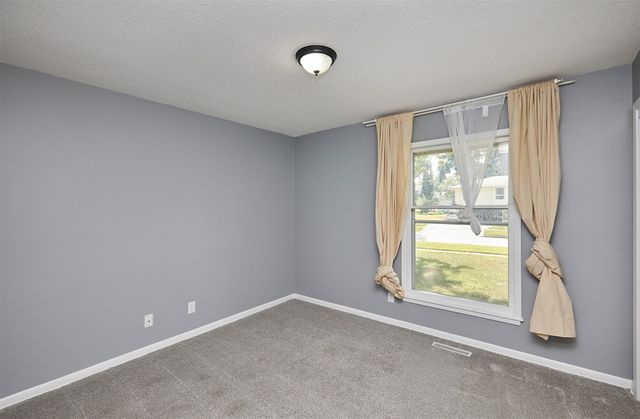 4421 73rd Street, Urbandale, IA 50322