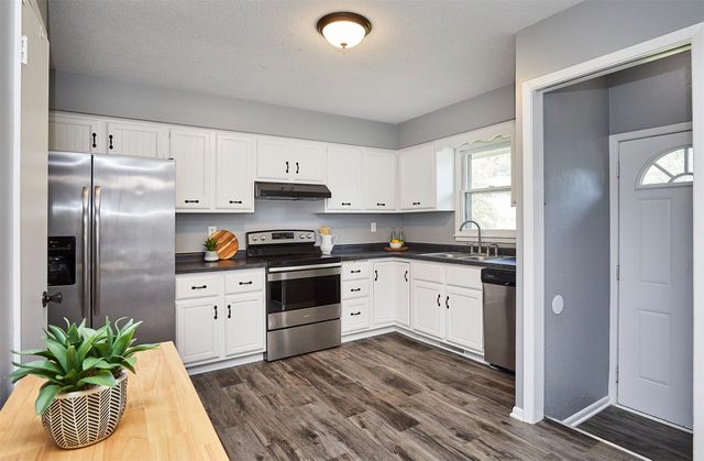 4421 73rd Street, Urbandale, IA 50322