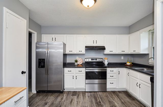 4421 73rd Street, Urbandale, IA 50322